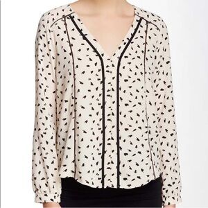 NEW ASTR The Label V-Neck Long Sleeve Blouse Black‎ Ivory Abstract Print Small